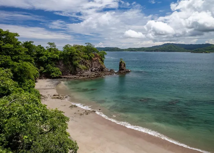 5-bd Beachfront, Ocean-view Hillside Сasa de vacaciones