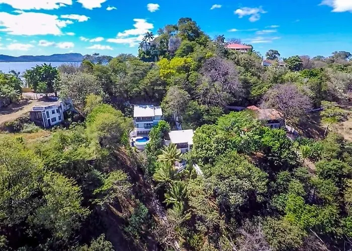 5-bd Beachfront, Ocean-view Hillside Playa Flamingo