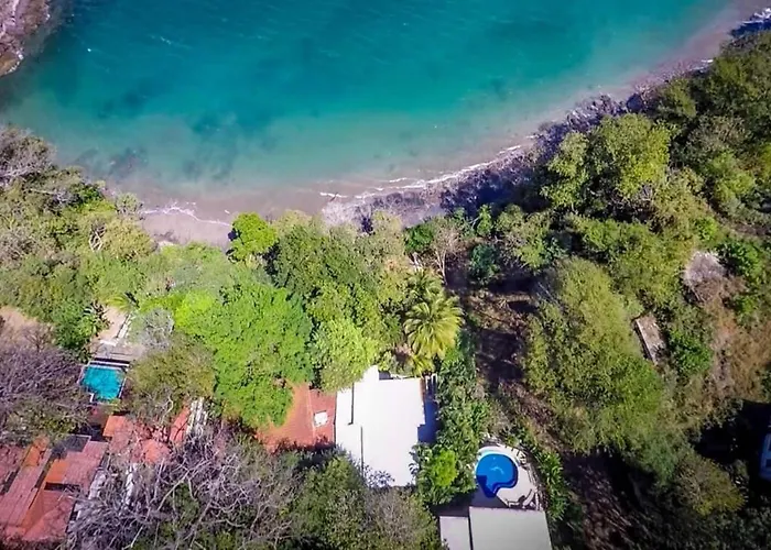 5-bd Beachfront, Ocean-view Hillside