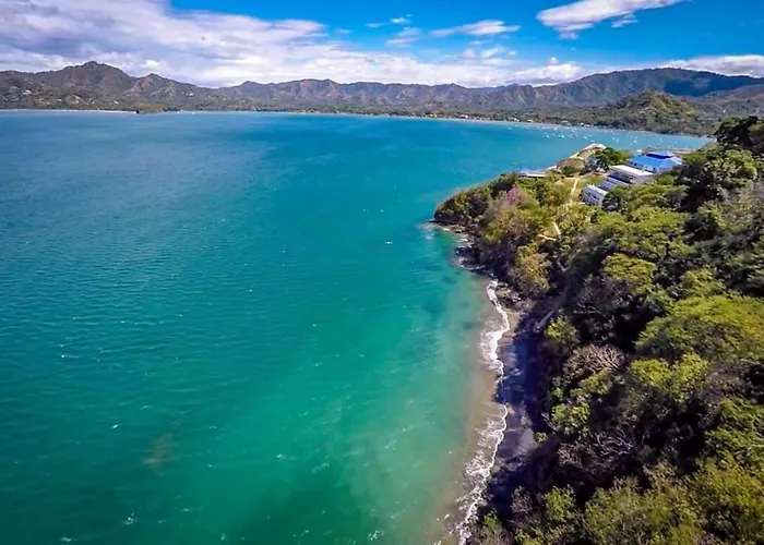 5-bd Beachfront, Ocean-view Hillside Playa Flamingo