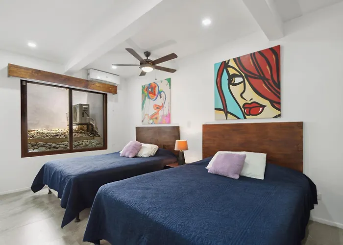 5-bd Beachfront, Ocean-view Hillside