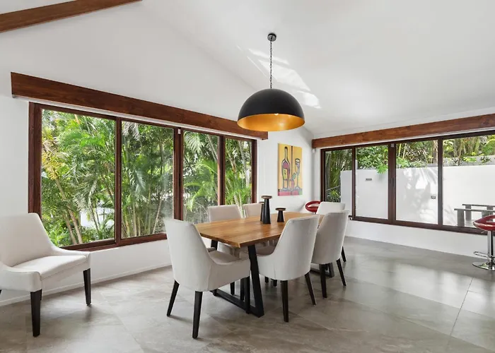 5-bd Beachfront, Ocean-view Hillside Playa Flamingo
